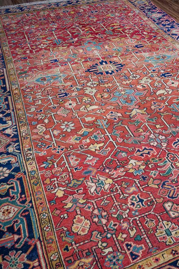 Antique Heriz Serapi - Rustic tribal tones