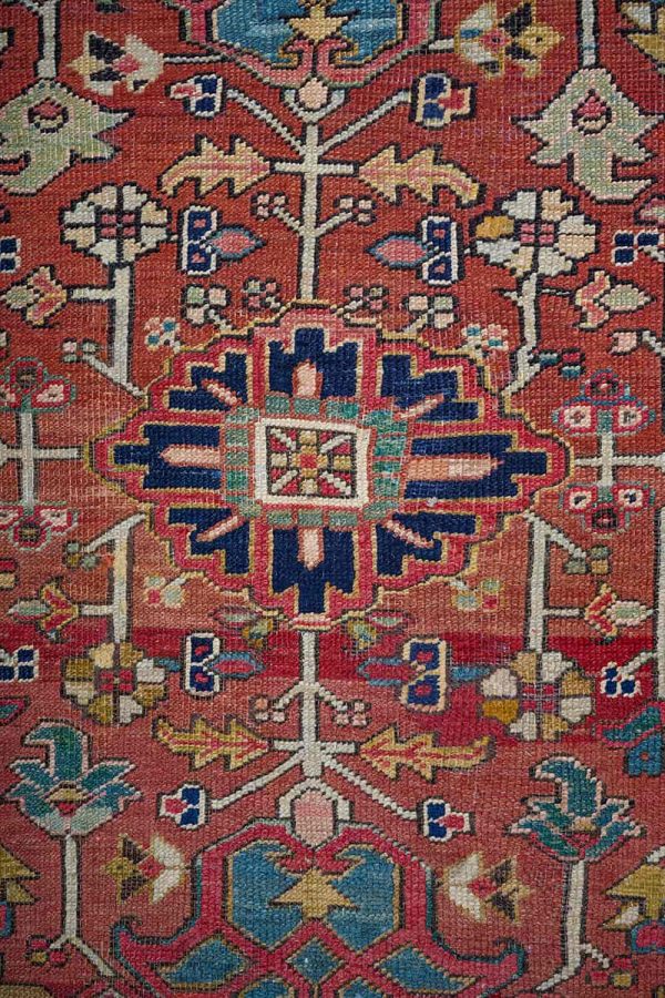 Antique Heriz Serapi - Rustic tribal tones
