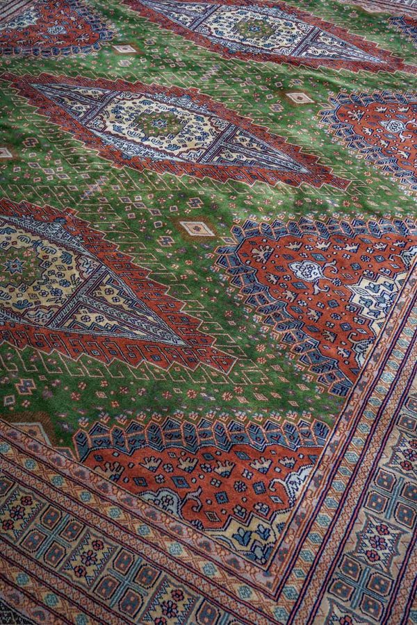 Indo Amritsar Yamud - Maroon and Bottle Green