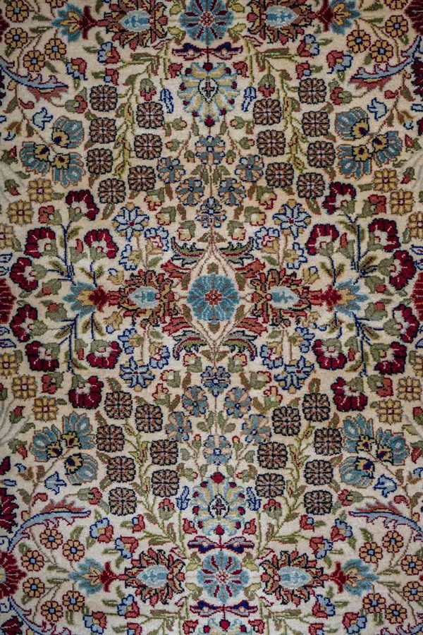 Indo Dabeer Kashan Runner - Flowing Tulips