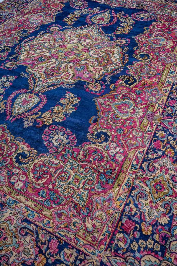 Antique Laver Kerman - Blue Wreath