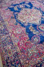 Antique Laver Kerman - Blue Wreath