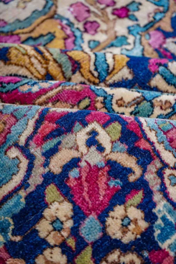 Antique Laver Kerman - Blue Wreath