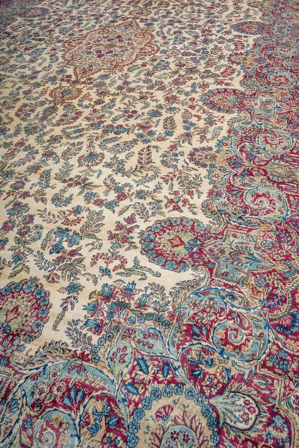 Antique Laver Kerman Aubusson - Palmettes