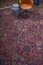 Antique Amritsar Jail Carpet - Intricate Vines
