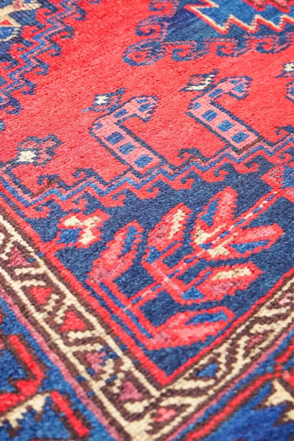 Antique Dagisthan Afshar - Raging Red