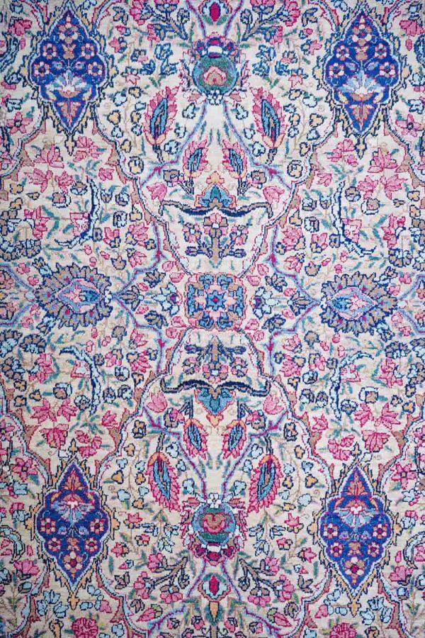 Antique Laver Kerman Millefleur - Intense