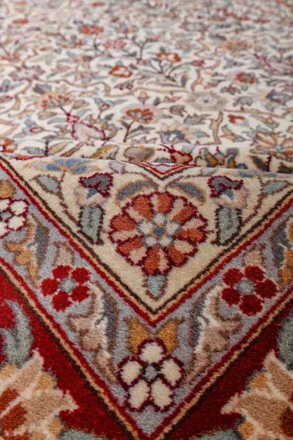 Museum Indo Dabeer Kashan - Floral Flow