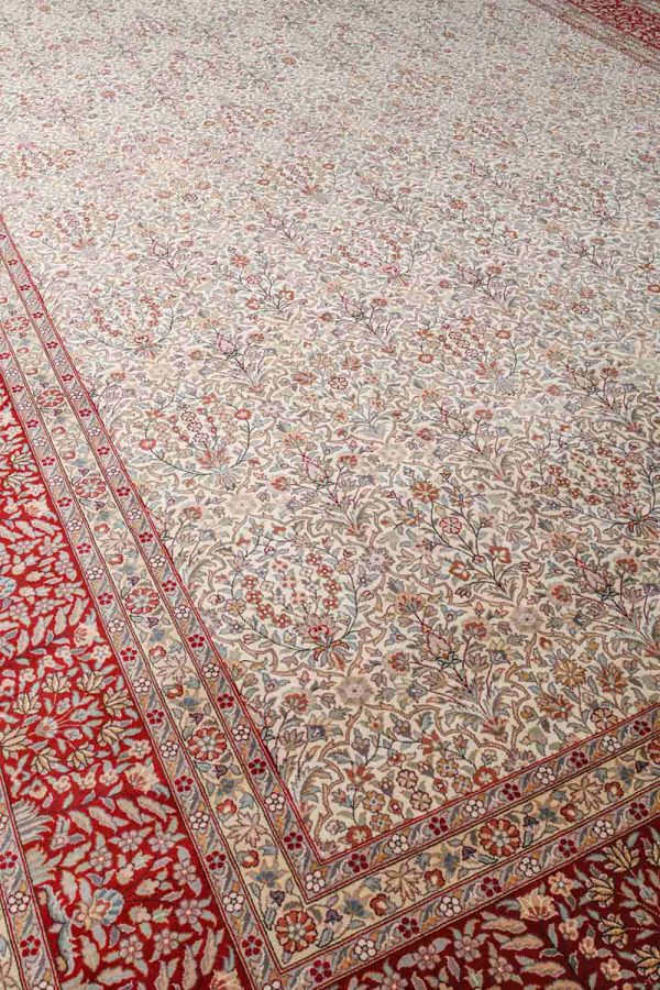 Museum Indo Dabeer Kashan - Floral Flow
