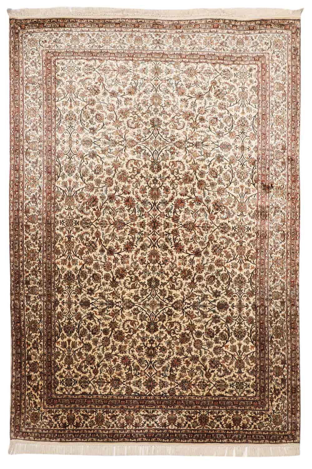 Super Fine Silk On Silk Isfahan – Intricate Gold