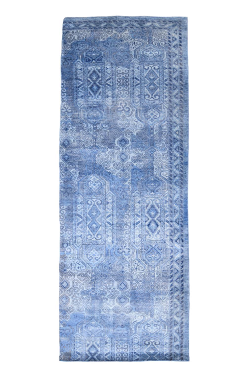 Transitional Revival Runner – Blue Triumph