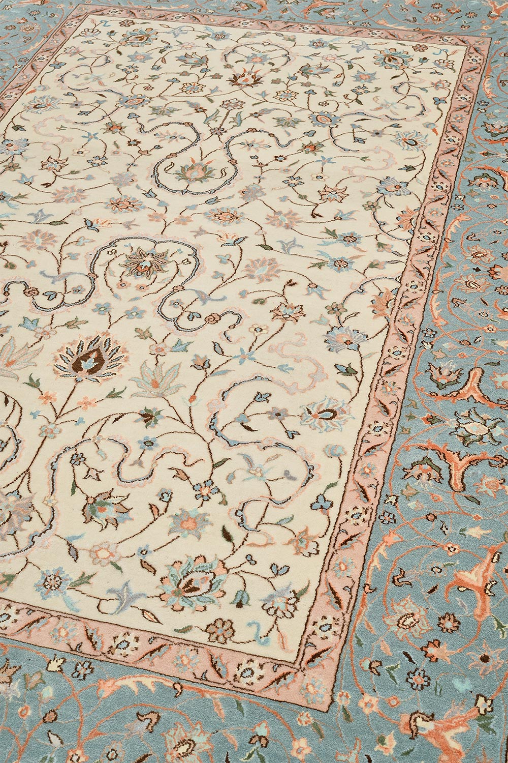 Safavid Collection – Whisper