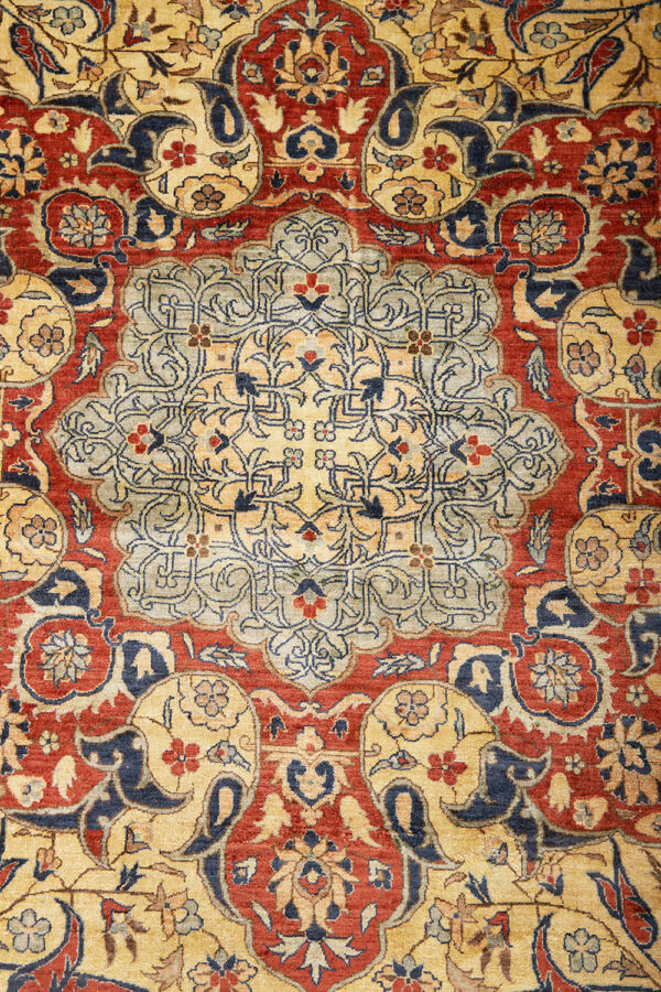 Antique Silk Isfahan - Protection