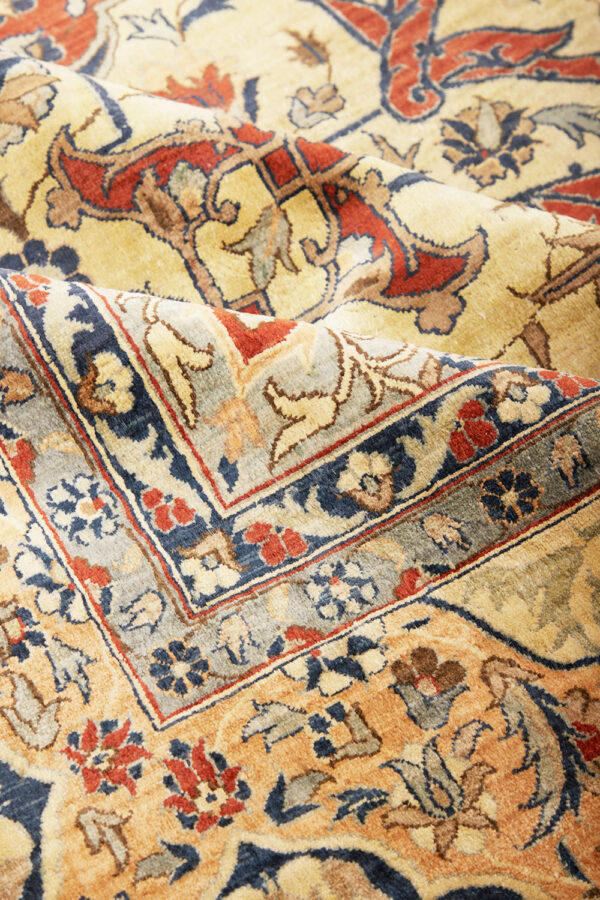 Antique Silk Isfahan - Protection