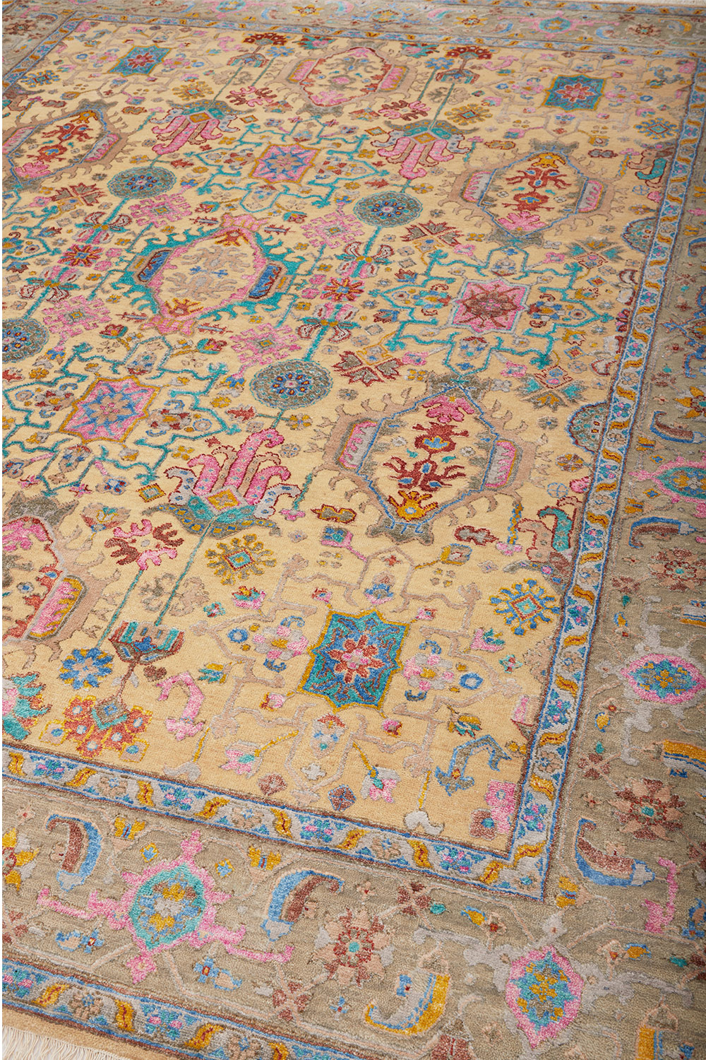 Safavid Collection Silk and Wool – Emphasis