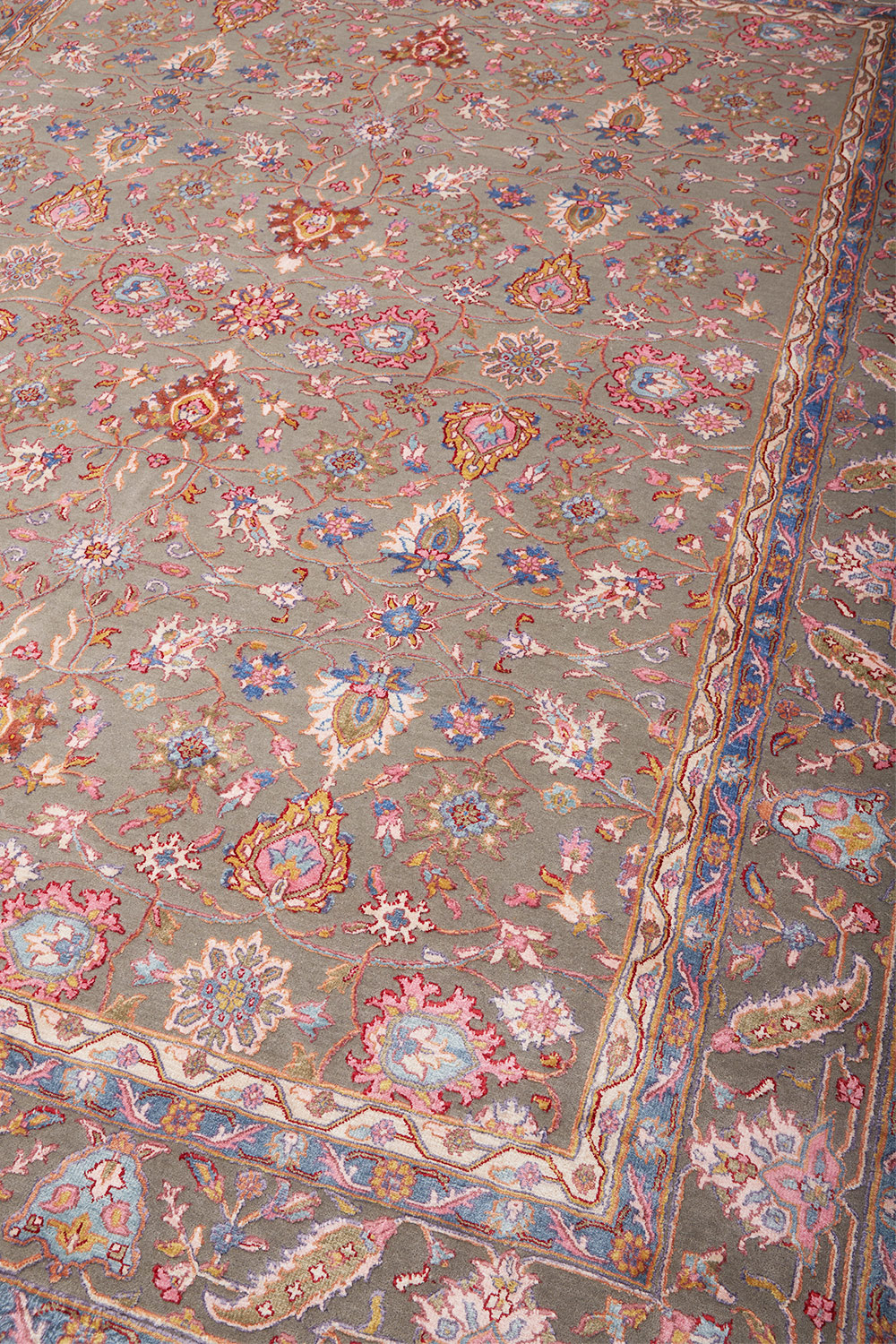 Safavid Collection – Floral Incline
