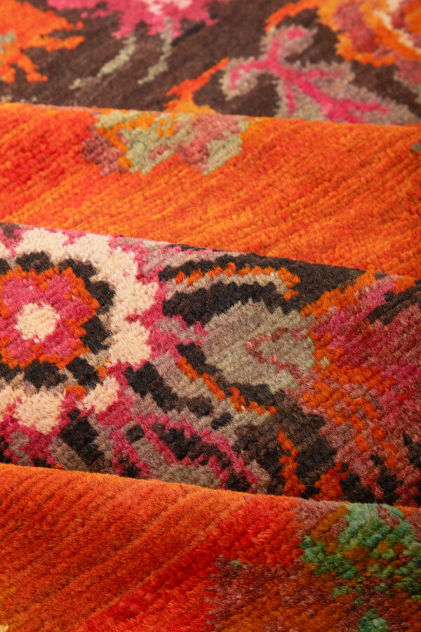 Vintage Kashgar - Baroque