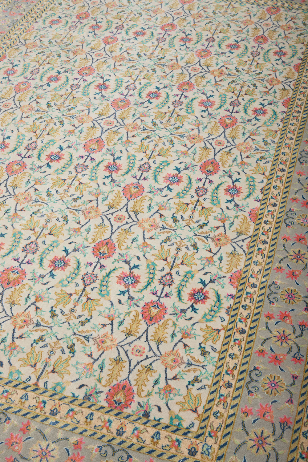 Safavid Collection – Helios