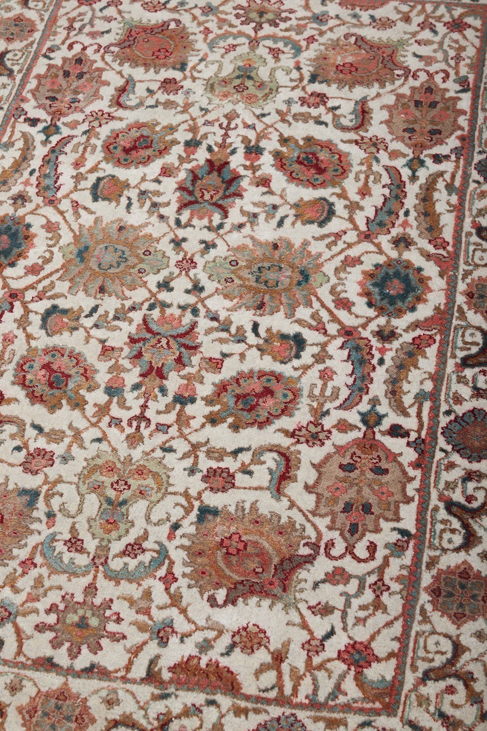 Safavid Collection – Mistral