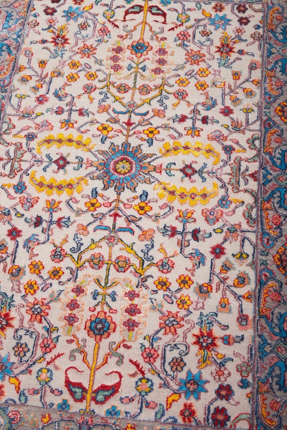 Safavid Collection – Intense