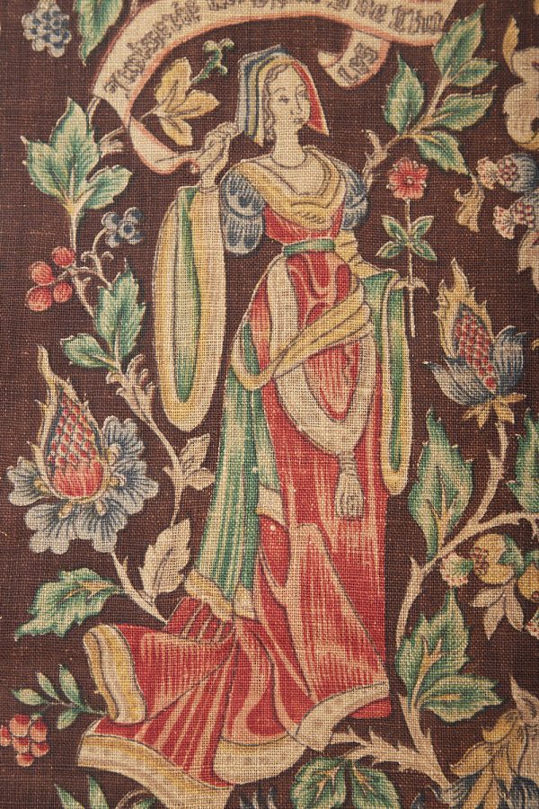 Tapestry - Noble Crest
